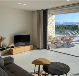 3 bedroom villa with pool & seaview, near Acharavi, sleeps 6